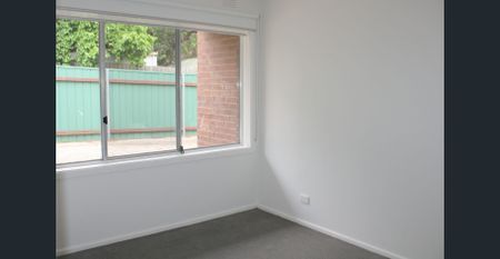 REFURBISHED 2 BEDROOM - BRAND NEW KITCHEN - Photo 2