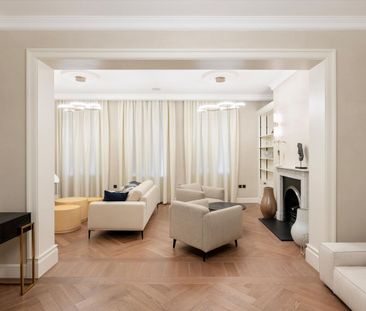 An exceptional home of prestige and prominence in one of the capital’s most coveted settings. - Photo 1