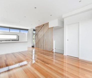 7/5 Bellevue Terrace, Pascoe Vale VIC 3044 - Townhouse For Rent | D... - Photo 2
