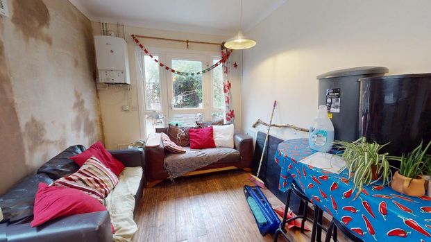 6 bedroom detached house to rent - Photo 1