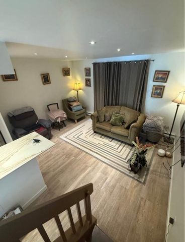 Maison à étages à louer - Laval (Sainte-Dorothée) (Ouest Islemère) - Photo 2