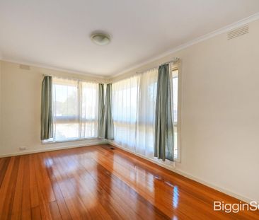 Modern 3-Bedroom Home in Prime Brentwood School Zone - Photo 3