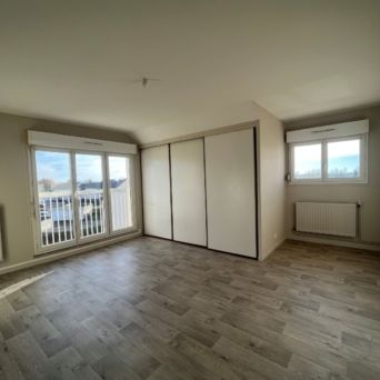 A LOUER - APPARTEMENT T3 - CHENY - Photo 1