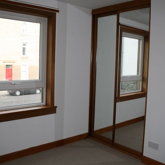 BEAUTIFULLY PRESENTED 2 BED FLAT – CASTLE VIEW, KING STREET, BROUGHTY FERRY - Photo 1