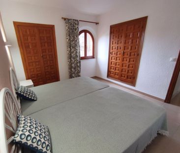 Spacious villa for rent for a long term with sea views and close to... - Photo 2