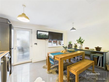 3 bedroom semi-detached house to rent - Photo 3