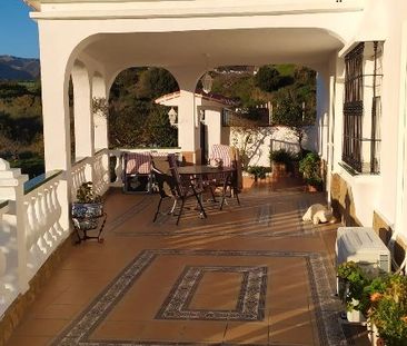 Casa o chalet de alquiler en Calle del Zorro, 27, Torrox Park - Photo 1