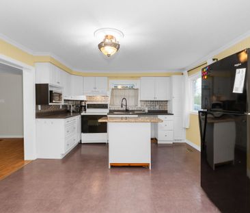 For Lease - 380 Gill Street, Orillia, Ontario - Photo 3