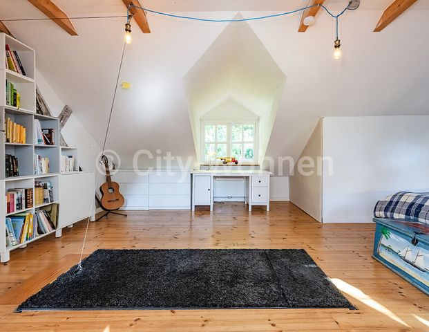 Gemütlich möbliertes Haus mit Elbblick und großem Garten in Hamburg-Övelgönne - Foto 1