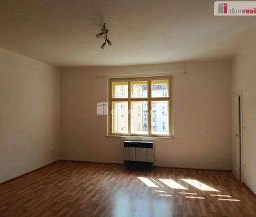 Velmi pěkný byt 1+kk po rekonstrukci, Praha 10 - Strašnice - Photo 1