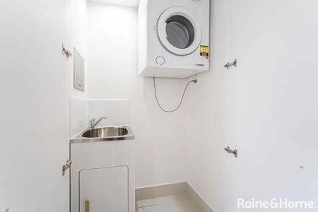 2 Bedroom Apartment + MPR room and 2 car spaces - Photo 3