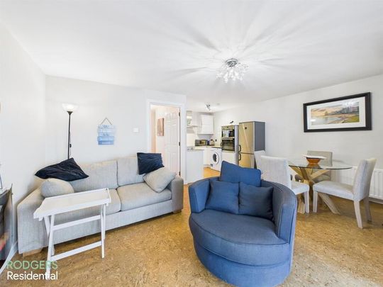 Apt 3, Byron Court, Kinnegar Road, Holywood, BT18 9JN - Photo 1