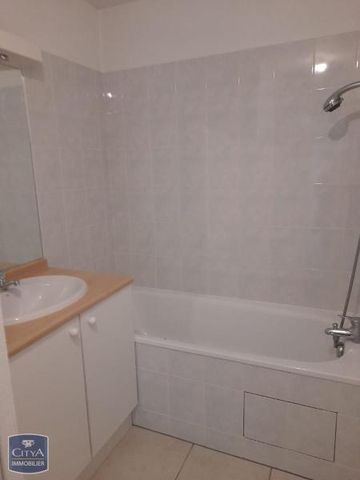 Location Appartement 1 pièce 31m² ANGOULEME 16000 - Photo 2