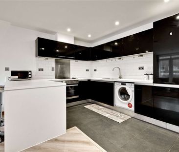 A fantastic modern three bedroom apartment. - Photo 1