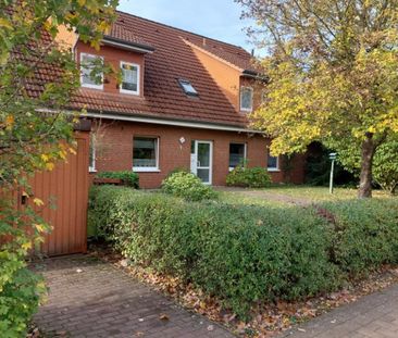 3-Zimmerwohnung im Obergeschoss rechts mit Balkon in guter Lage! - Photo 1