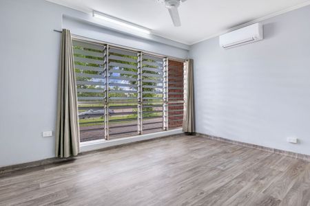 PET FRIENDLY UNIT WITH A YARD! - Photo 3