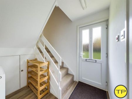 1 bedroom in a house share to rent - Photo 3