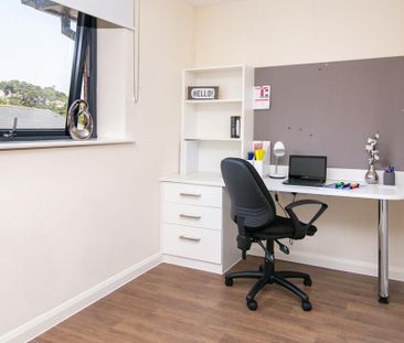 1 bedroom in a flat share to rent - Photo 3