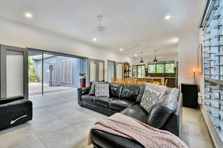 GREAT LOCATION, LUXURIOUS RENOVATION - Photo 3