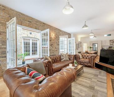 3 bedroom flat to rent - Photo 6