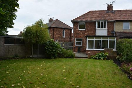 3 bedroom semi-detached house to rent - Photo 4