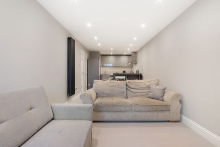 Eagle Heights, SW11, London - Photo 2