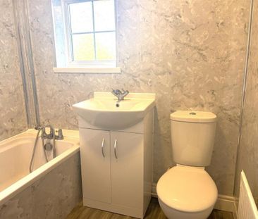 2 bedroom semi-detached house to rent - Photo 4