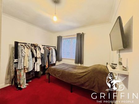 London Road, Grays, RM17 - Photo 3