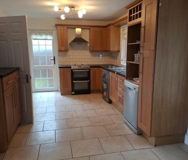 3 Bed Semi-detached House - Photo 5