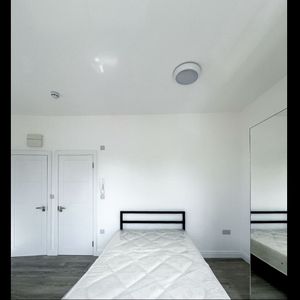 Studio Flat, South Hill Avenue, HA2 - Photo 2