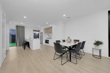 Stylish and conveniently located! - Photo 3