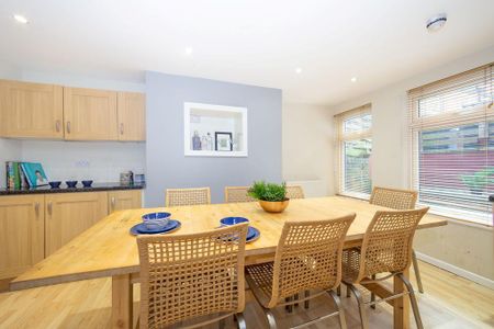 1 bedroom in a house share to rent - Photo 5