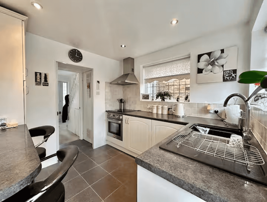 3 bedroom detached house to rent - Photo 1