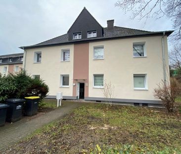 Charmant & modern – Renovierte Dachgeschosswohnung mit sonnigem Balkon - Foto 1