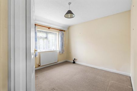 2 bedroom semi-detached house to rent - Photo 3