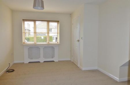 3 bedroom semi-detached house to rent - Photo 5