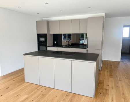 Erstbezug: Hochwertige 4.5 Zimmer Neubauwohnung in Riggisberg - Photo 3