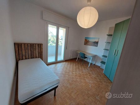 Moderno quadrilocale Ristrutturato con 2 Bagni - Photo 2