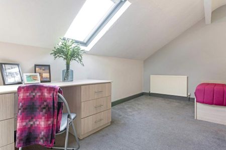 4 bedroom flat to rent - Photo 4