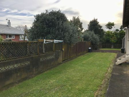 3 Bedroom&comma; 1 Bathroom Property Including Water and Lawns&excl;&excl;&excl; - Photo 4