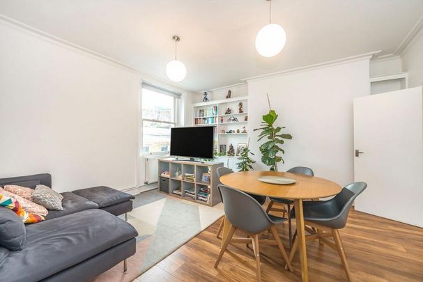 2 bedroom flat to rent - Photo 1