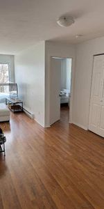 LAVAL-DES-RAPIDES 4 1/2 JUILLET/JULY (MÉTRO DE LA CONCORDE) - Photo 3