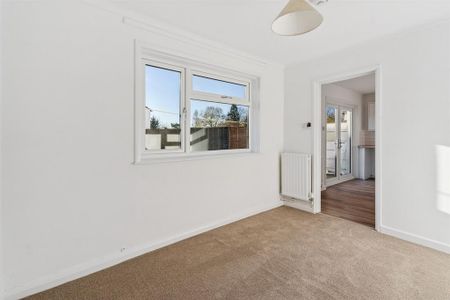 4 bedroom terraced house to rent - Photo 2