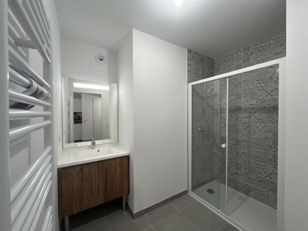 Location Appartement 2 pièces 42m² CHAMBERY 73000 - Photo 3
