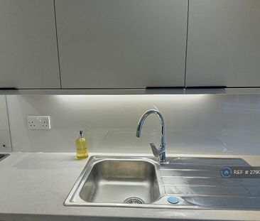 4 bedroom terraced house to rent - Photo 6