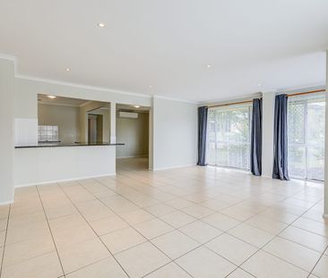 DON'T MISS OUT ON THIS PERFECT FAMILY HOME! - Photo 5