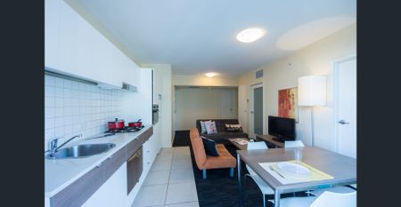 Fully Furnished Shared Accommodation available NOW! - Photo 2