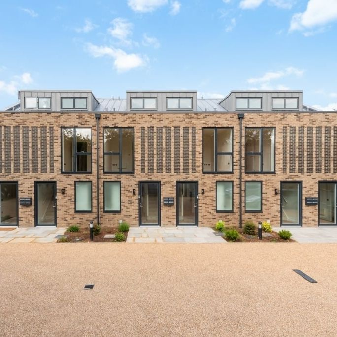 Thomas Hardy Mews, LONDON - Photo 1