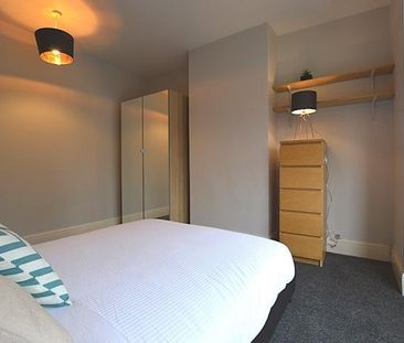 Kirkstall Lane, - Photo 6