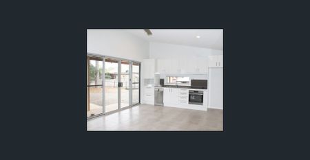 Bright and Breezy Taree West Flat - Photo 5